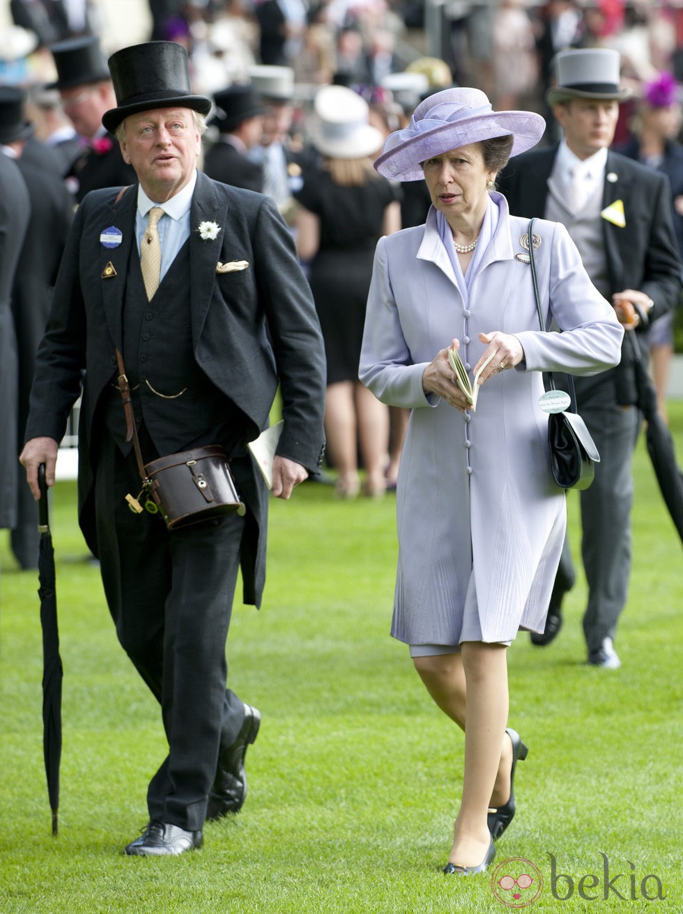 La Princesa Ana y Andrew Parker Bowles en Ascot