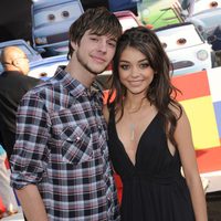 Sarah Hyland y Matt Prokop en el estreno de 'Cars 2'