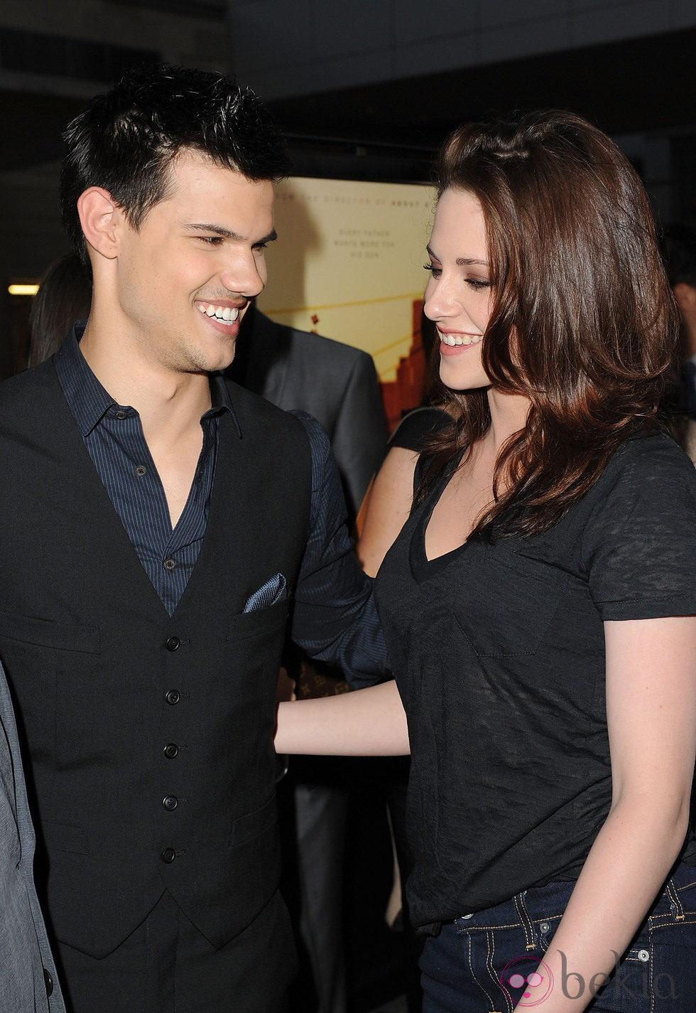 Taylor Lautner y Kristen stewart en el estreno de 'A better life'