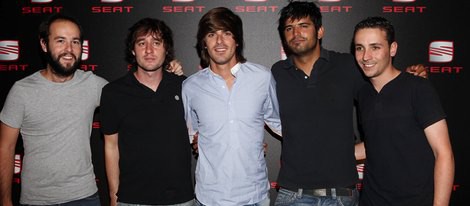 La banda Melocos en la presentación de un coche