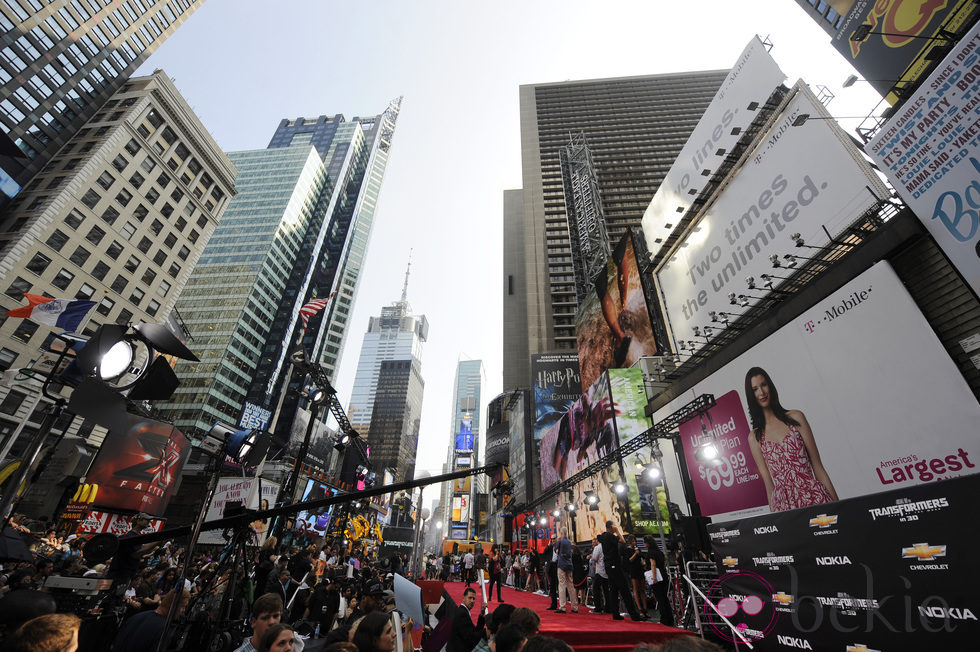 Vista del ambiente en la premiere de Transformers 3 en Nueva York