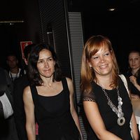 Ángeles González-Sinde y Leire Pajín en el concierto de Alejo Stivel