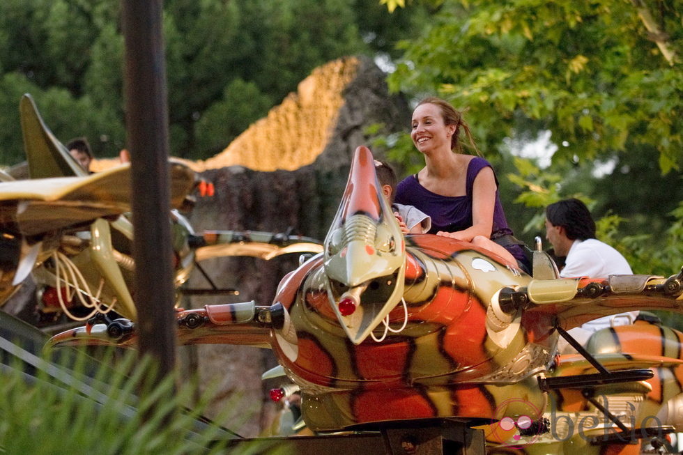 Mar Regueras disfruta del Parque de Atracciones