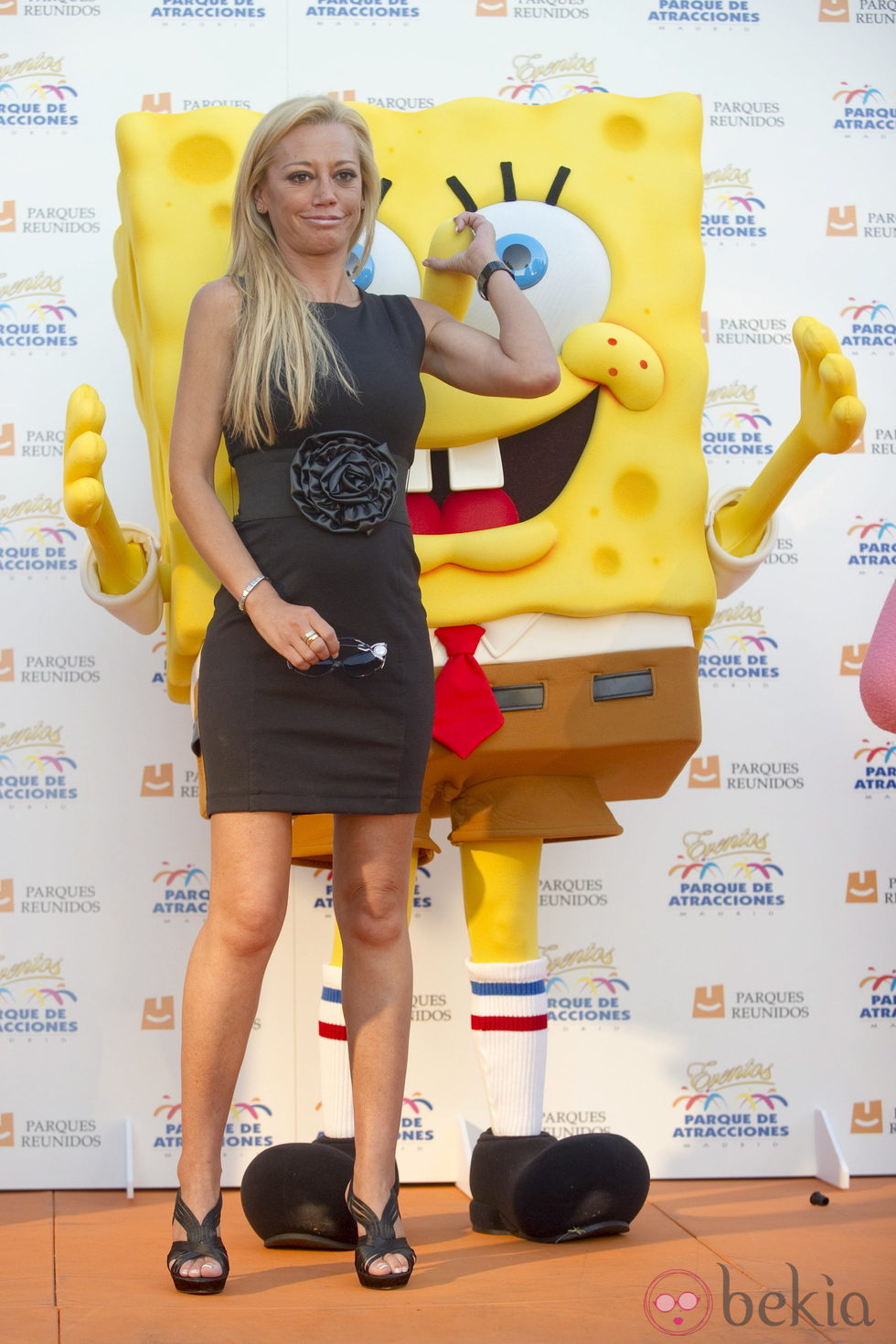 Belén Esteban y Bob Esponja en el Parque de Atracciones