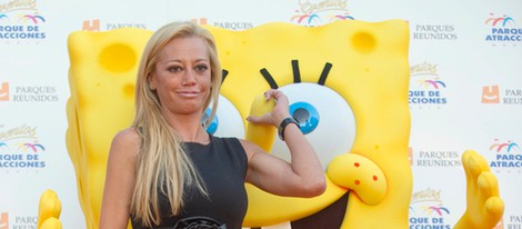 Belén Esteban y Bob Esponja en el Parque de Atracciones