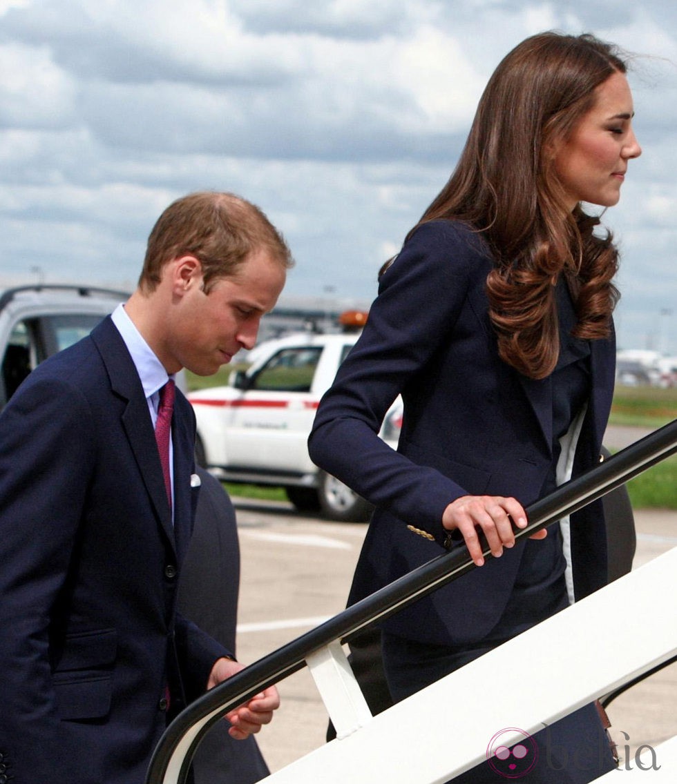 Los Duques de Cambridge toman un avión con destino a Canadá