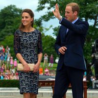 Los Duques de Cambridge saludan al pueblo canadiense