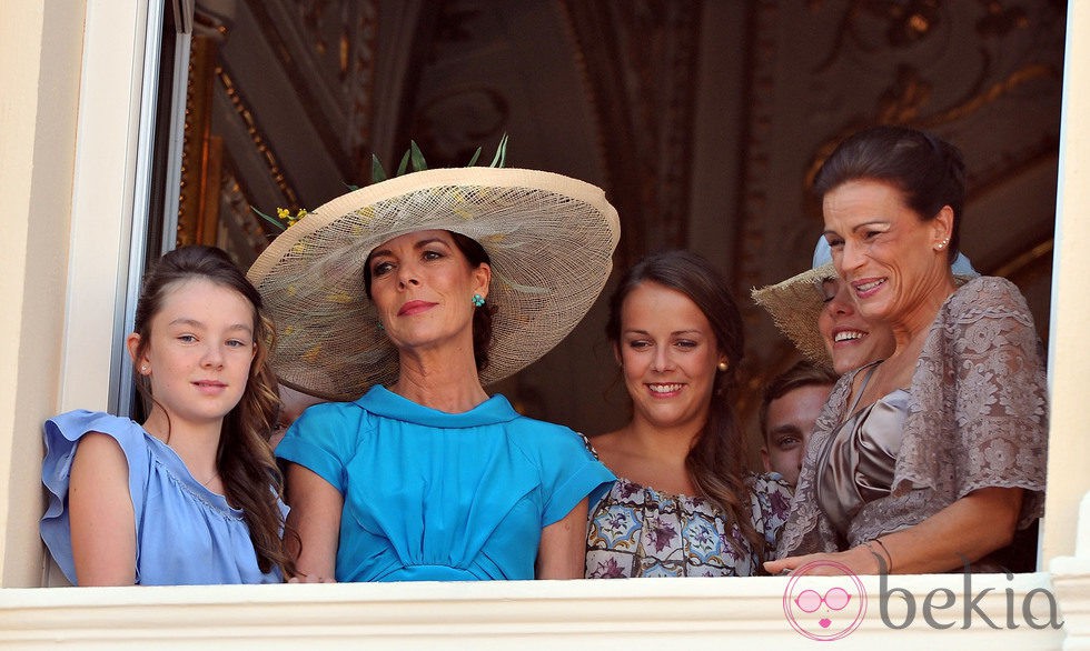 Alexandra de Hannover, Carolina y Estefanía de Mónaco y Pauline Ducruet