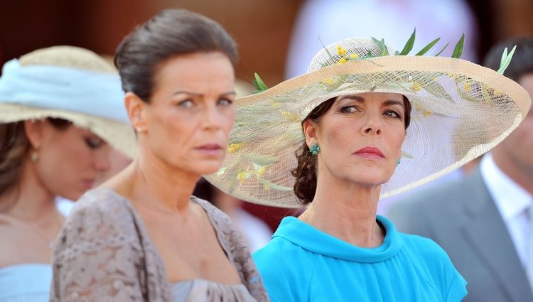 Estefanía y Carolina de Mónaco en la boda civil de Alberto II y Charlene Wittstock