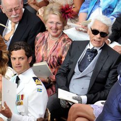 Magdalena y Carlos Felipe de Suecia y Karl Lagerfeld en la boda de Alberto