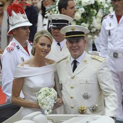 Charlene y Alberto de Mónaco tras su boda religiosa