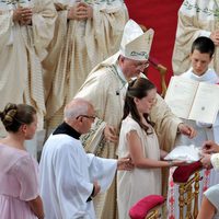 Alexandra de Hannover lee en la boda de Alberto de Mónaco