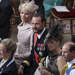 Los Príncipes de Noruega y los Condes de Wessex en la boda religiosa