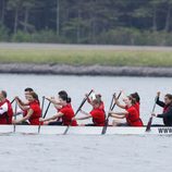 La Duquesa de Cambridge remando en el lago Dalvay