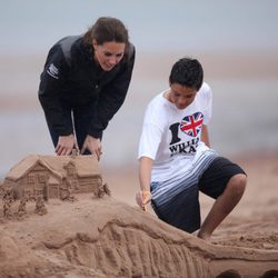 La Duquesa de Cambridge con un niño en Dalvay-by-the-Sea