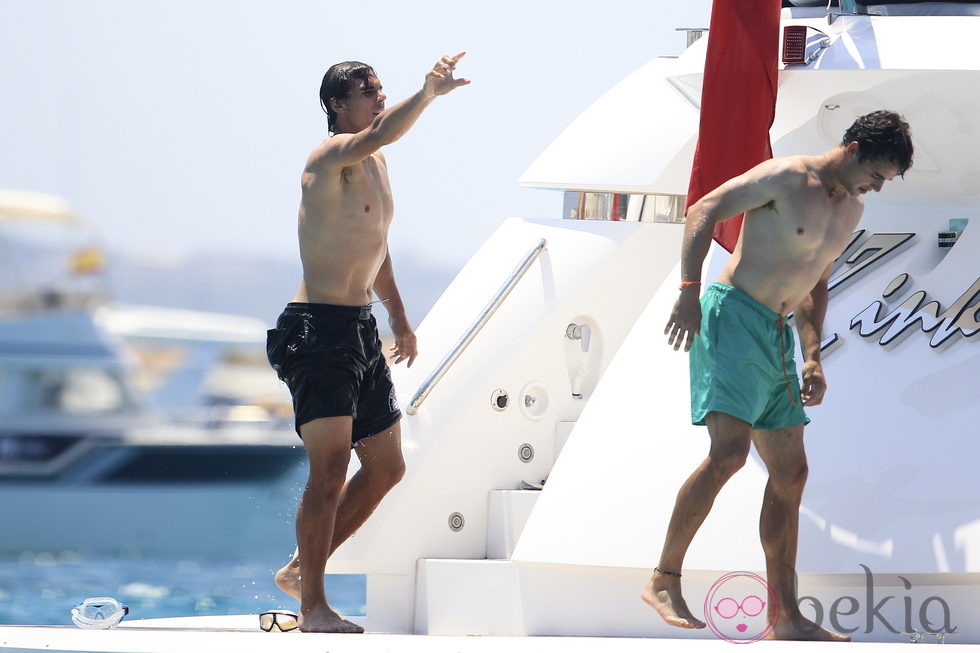 Rafa Nadal en un barco durante sus vacaciones en Ibiza