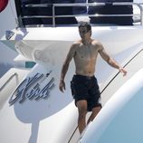 Rafa Nadal a bordo de un barco en Ibiza