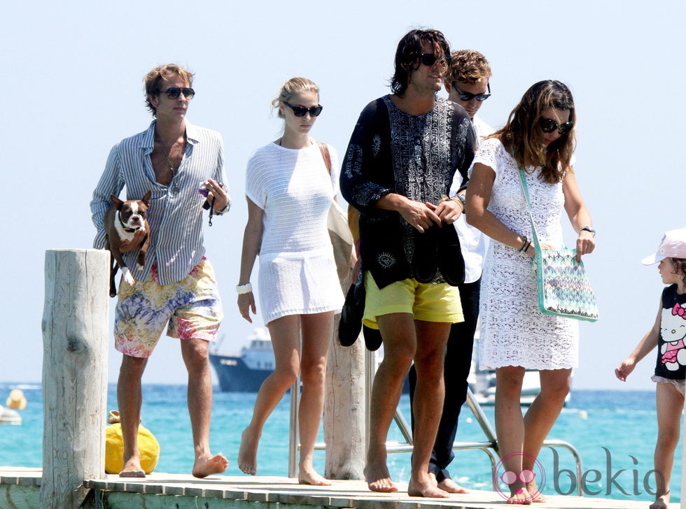 Andrea y Pierre Casiraghi y Beatriz Borromeo en Saint-Tropez