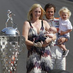 Dan Wheldon, su esposa y sus dos hijos