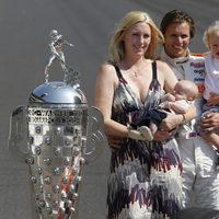 Dan Wheldon, su esposa y sus dos hijos