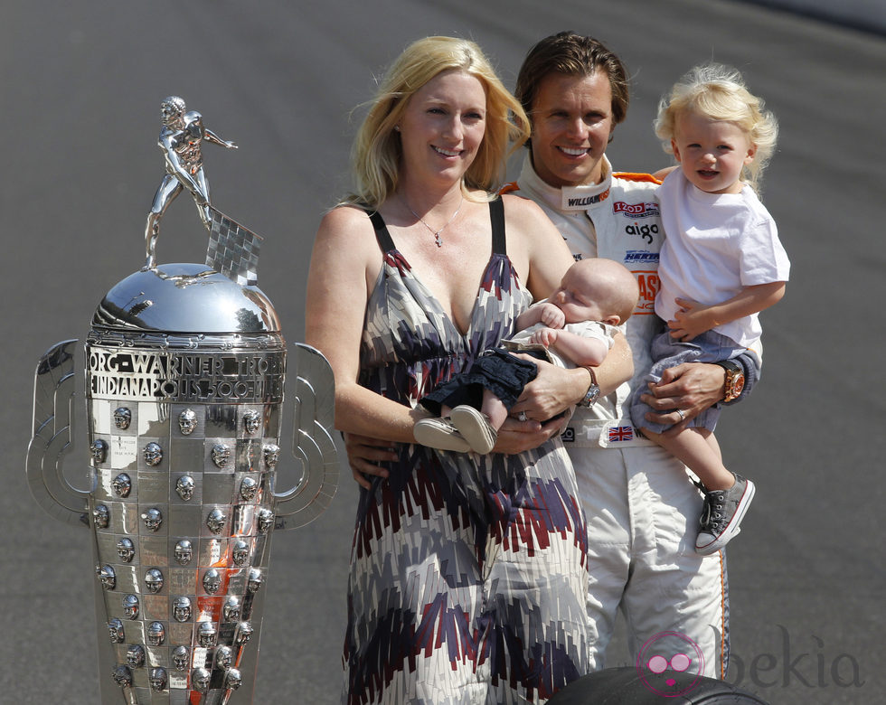 Dan Wheldon, su esposa y sus dos hijos