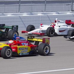 Dan Wheldon al inicio de la carrera