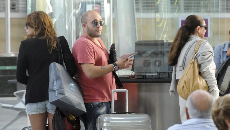 Kiko Rivera, Jessica Bueno e Isabel Pantoja en la estación de Torremolinos