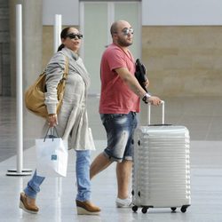 Isabel Pantoja y Kiko Rivera en la estación de tren de Torremolinos