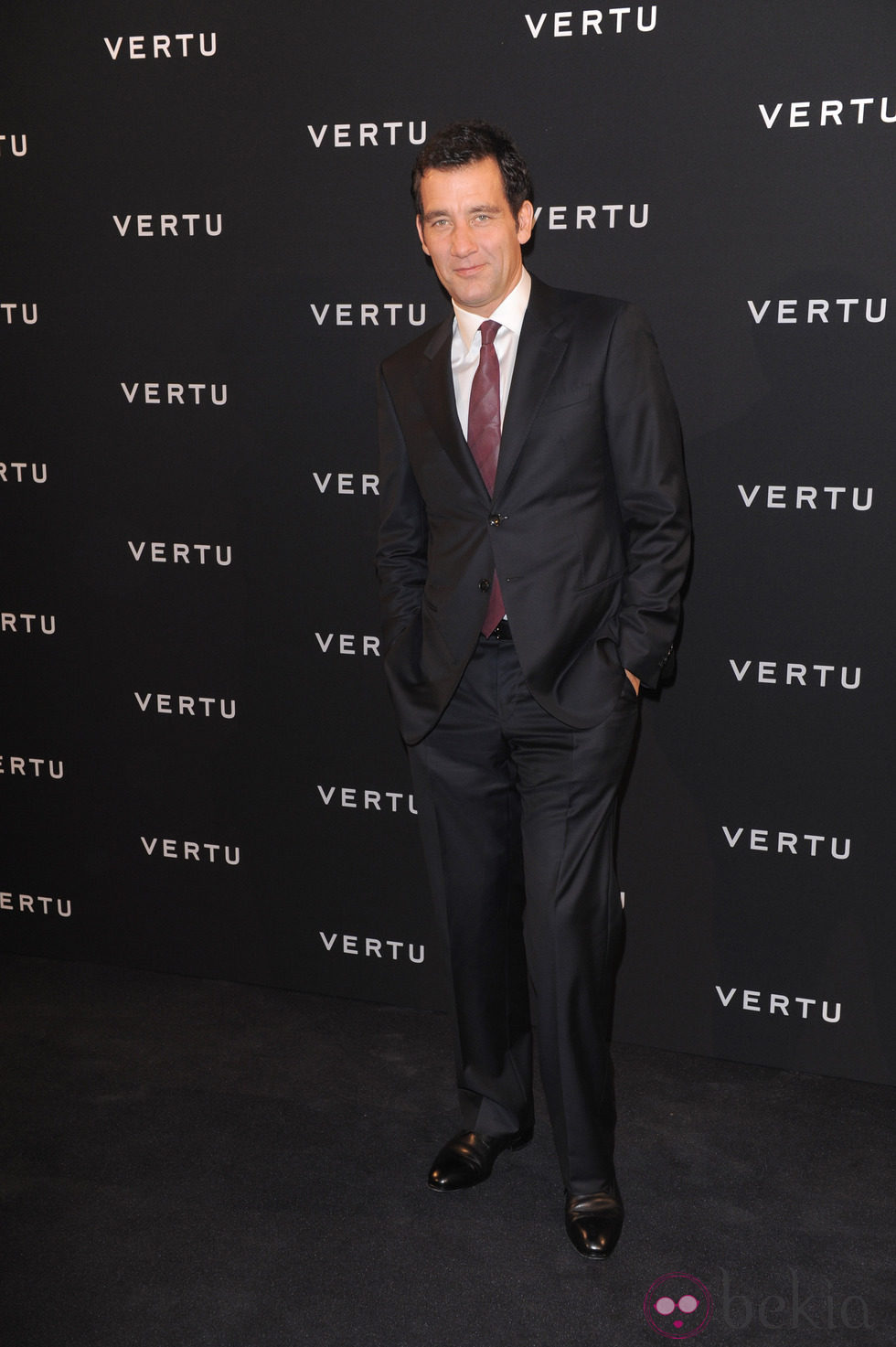 Clive Owen en la fiesta Vertu