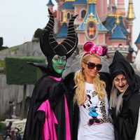 Paris Hilton disfruta de Halloween en Disneyland París