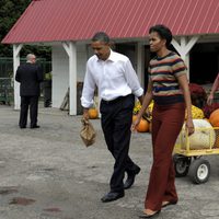 Los Obama escogen calabazas para Halloween