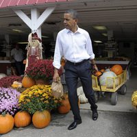 El presidente Barack Obama en busca de la calabaza perfecta