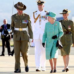 La reina de Inglaterra y el duque de Edimburgo en Australia