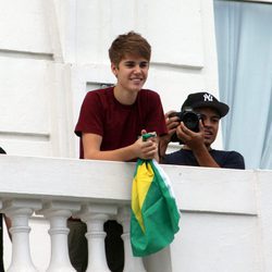 Justin Bieber saluda a sus fans en Río de Janeiro