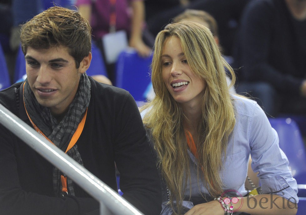 Maribel Nadal y su novio en el partido homenaje a Andrés Gimeno