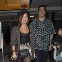 Demi Lovato en compañía de su padre Patrick