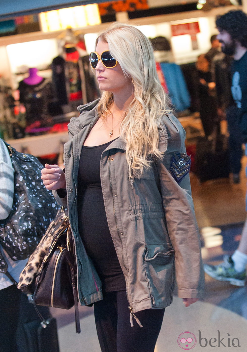 Jessica Simpson en el aeropuerto de Los Ángeles