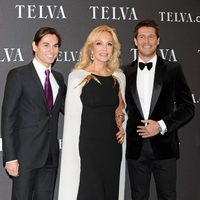 Carmen Lomana, Julio José Iglesias y Jaime Cantizano en los Premios T de Moda de Telva 2011