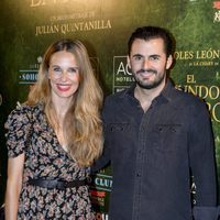 Emiliano Suárez y Carola Baleztena en el estreno de 'El mundo entero'