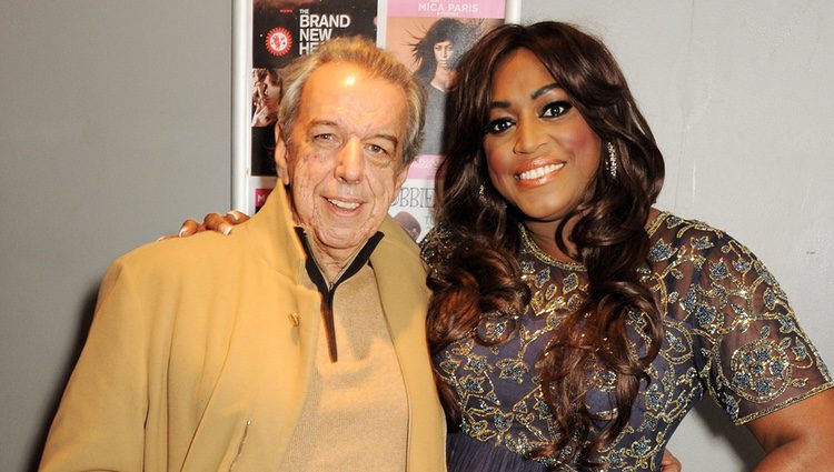 Rob Temperson junto a Mica Paris en el Café de Londres