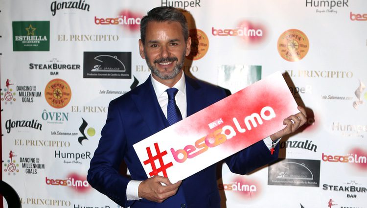 Jorge Lucas presentando su fundación 'Besos en el alma' contra el cáncer