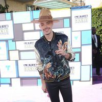 Jesse Huerta de Jesse & Joy en la alfombra roja de los Latin American Music Awards 2016