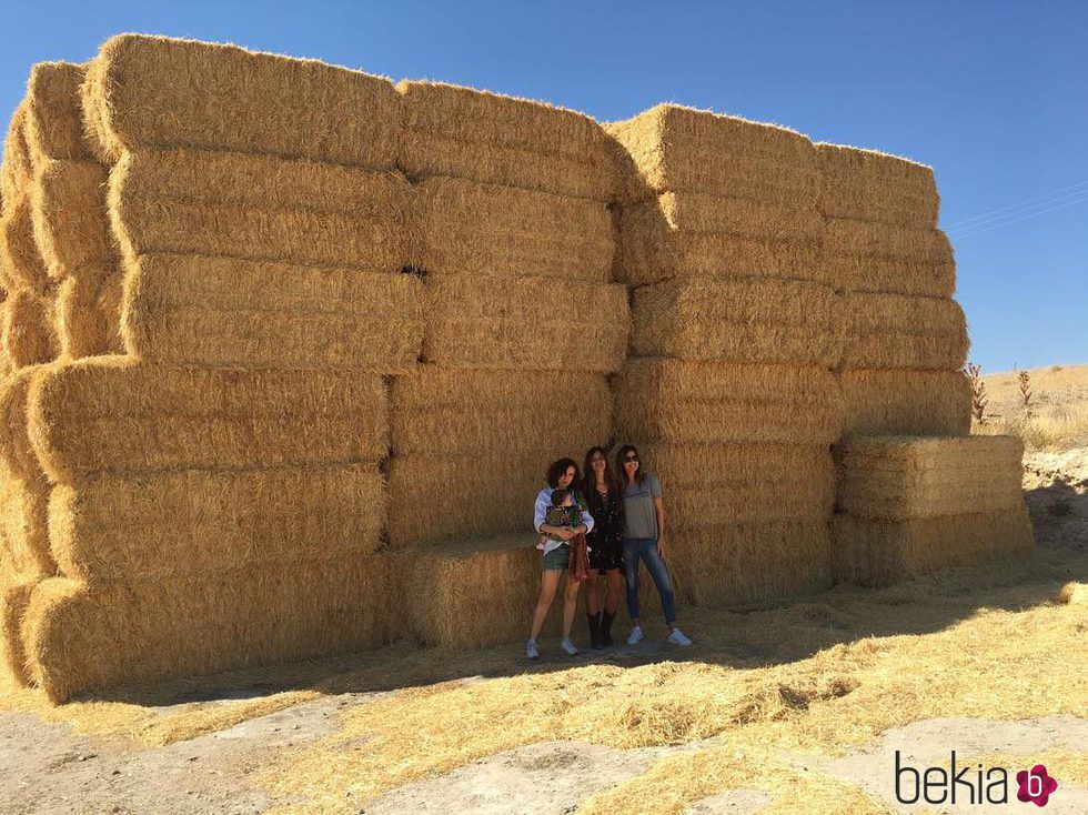 Sara Carbonero, Mayra del Pilar e Isabel Jiménez en Corral de Almaguer