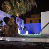 Sofía Suescun y Hugo Paz besándose en un jacuzzi