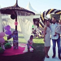 Ezequiel Garay y Shaila en la fiesta de su cumpleaños con Tamara Gorro