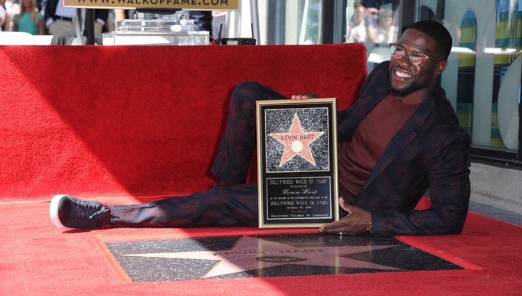 Kevin Hart y su recién estrenada estrella en el Paseo de la Fama