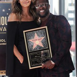 Halle Berry junto a su gran amigo Kevin Hart en su gran día