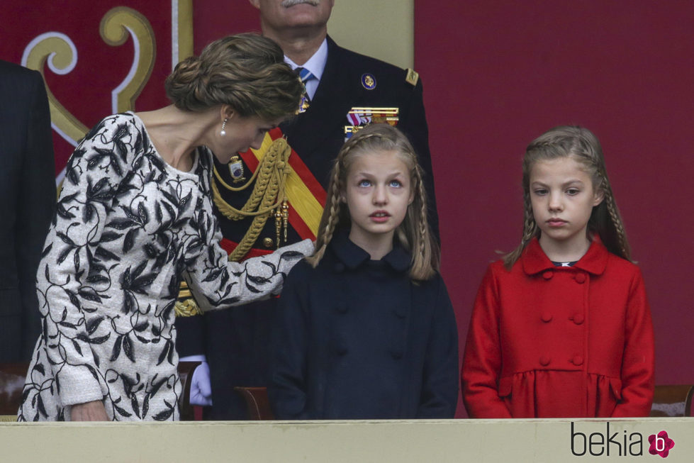 La Reina Letizia, la Princesa Leonor y la Infanta Sofía en el Día de la Hispanidad 2016