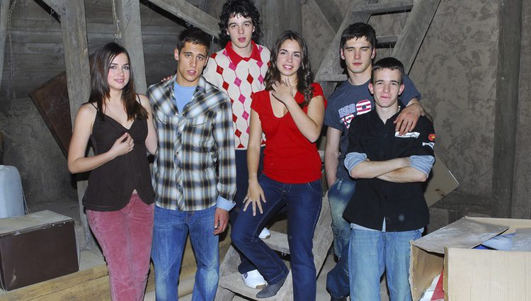 Los actores de 'El Internado' en una foto promocional