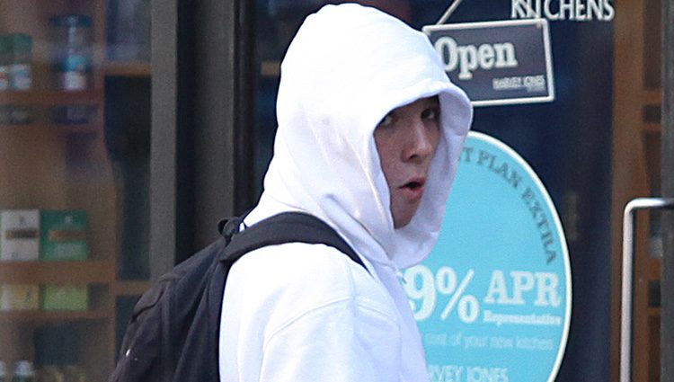 Rocco Ritchie paseando por las calles de Londres